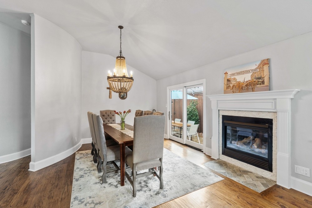 4008_W_7th_St_-_01_4008_W_7th_St65ab2b7ed10f6