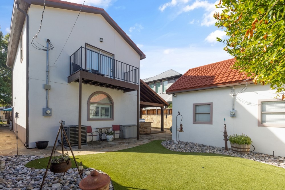 09-4008_W_7th_St_Final-9_4008_W_7th_St65ab2b7d74fd5