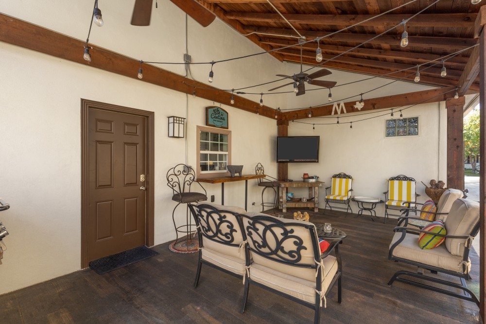 11-4008_W_7th_St_Final-11_4008_W_7th_St65ab2b7a9d6c7